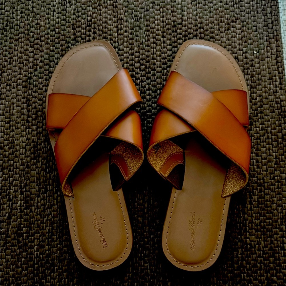 Universal Thread Brown Slide Sandals